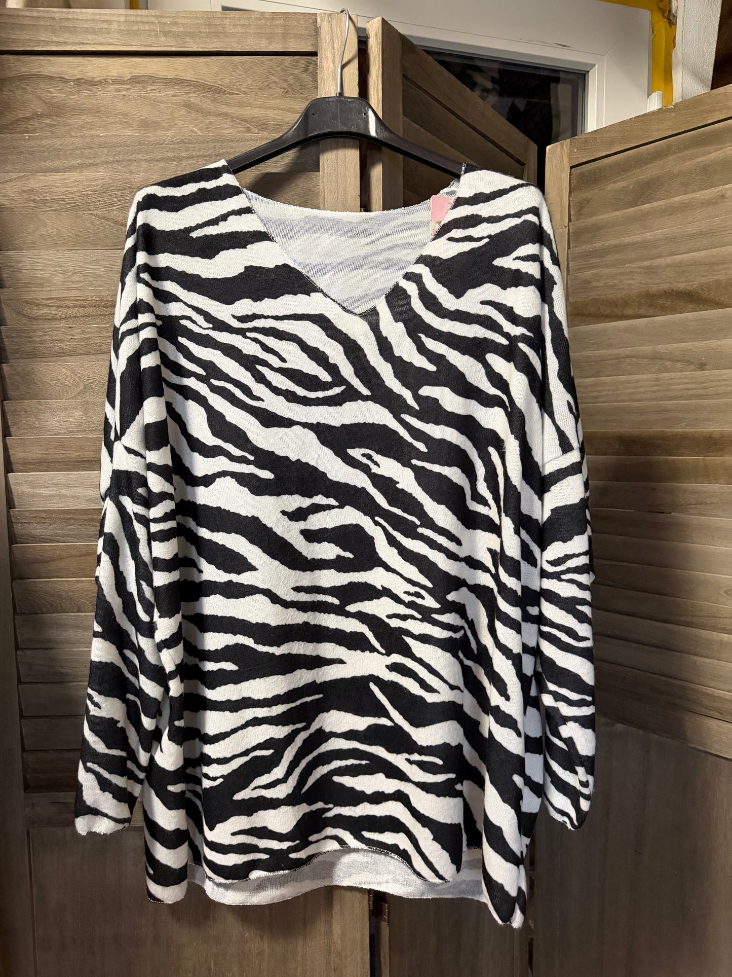 Luftiges Shirt mit V-Ausschnitt