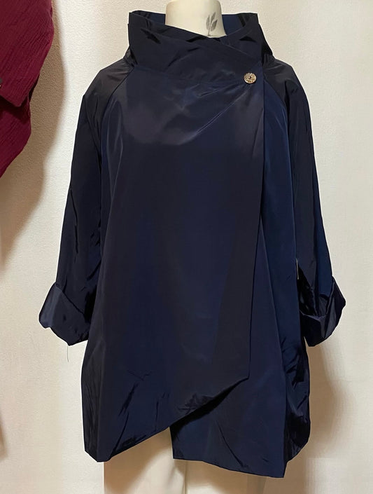 Dunkelblaue Jacke mit Stehkragen