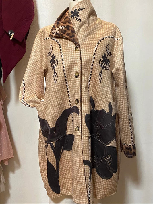 Ausgefallener Mantel bedruckt